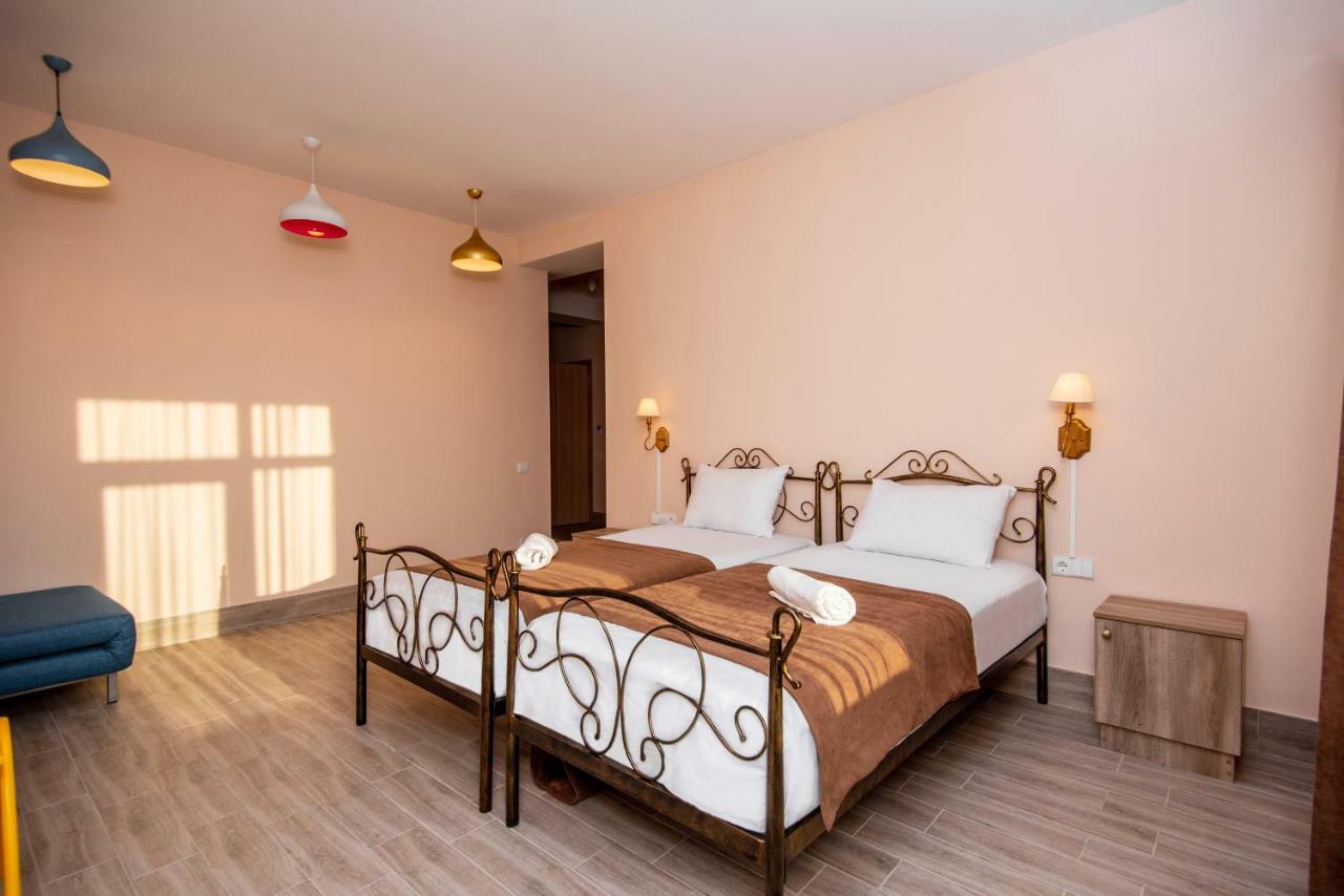 Tonusi Luxe Hotel In The Historic City Center Tbilisi Esterno foto